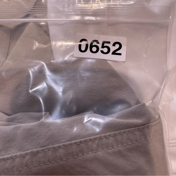 Kuhl Women’s Spire Roll Up Cargo Pants Short Khaki Gorpcore Hiking Travel - Picture 11 of 11